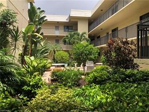 Building Photo - 788 Park Shore Dr