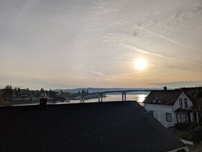 Building Photo - 114 11th St Pl