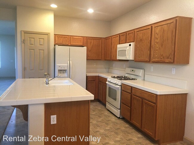 Building Photo - 4 br, 2 bath House - 3561 Sarasota Ave