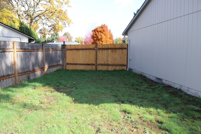 Foto del edificio - 4 Bed 2 Bath Hillsboro Ranch