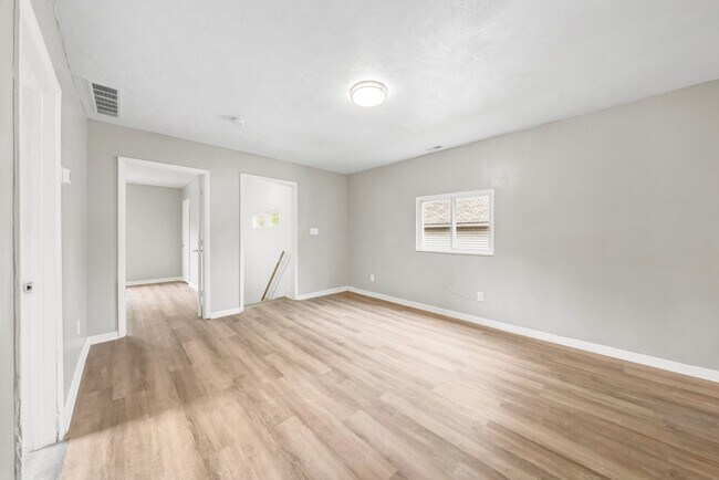 Foto del edificio - 3449 Wade Ave