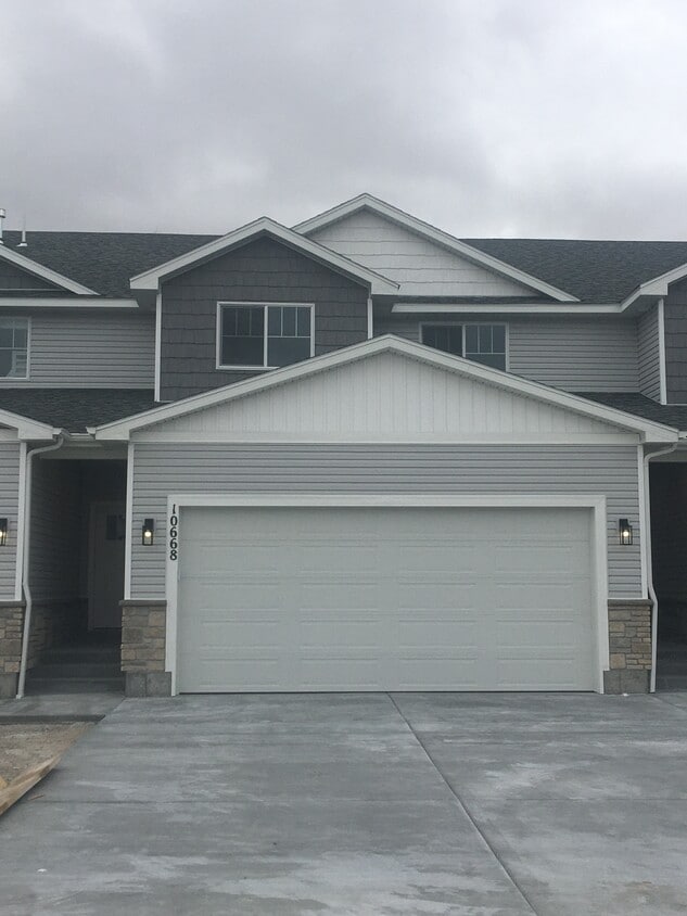 Front Exterior - 10668 N 36th E