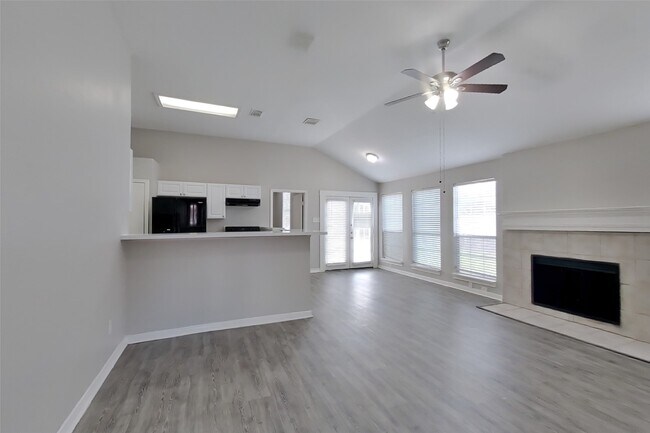 Foto del edificio - 18311 Autumn Trails Ln
