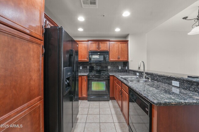 Foto del edificio - 5350 E Deer Valley Dr
