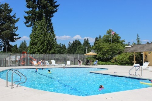 Foto del edificio - Sammamish Forest Manors - 4 bedrooms