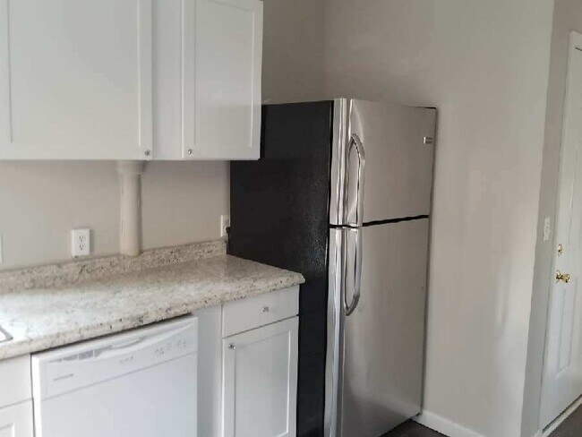 Foto del edificio - 158 E Northwood Ave