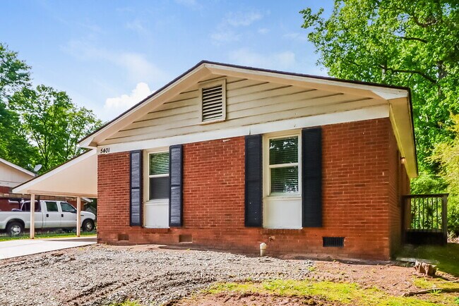 Foto del edificio - 5401 Snow White Ln