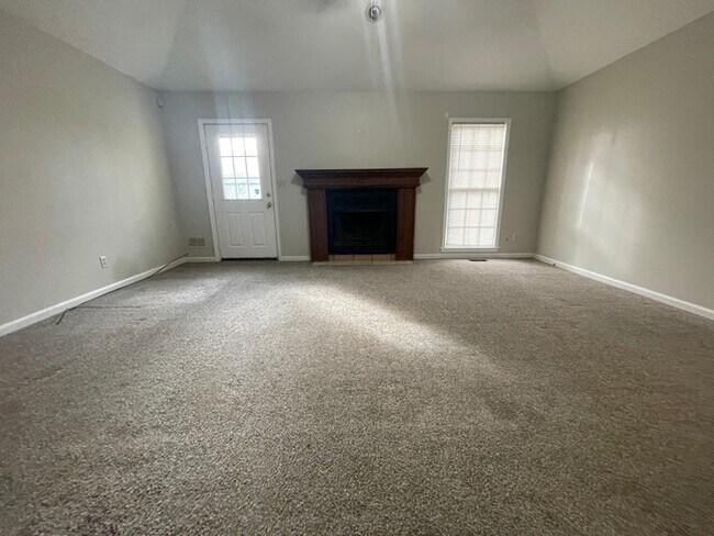 Building Photo - 3BD/2BA Single Family home