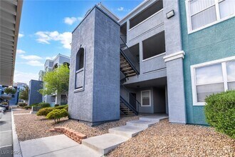 Building Photo - 6955 N Durango Dr