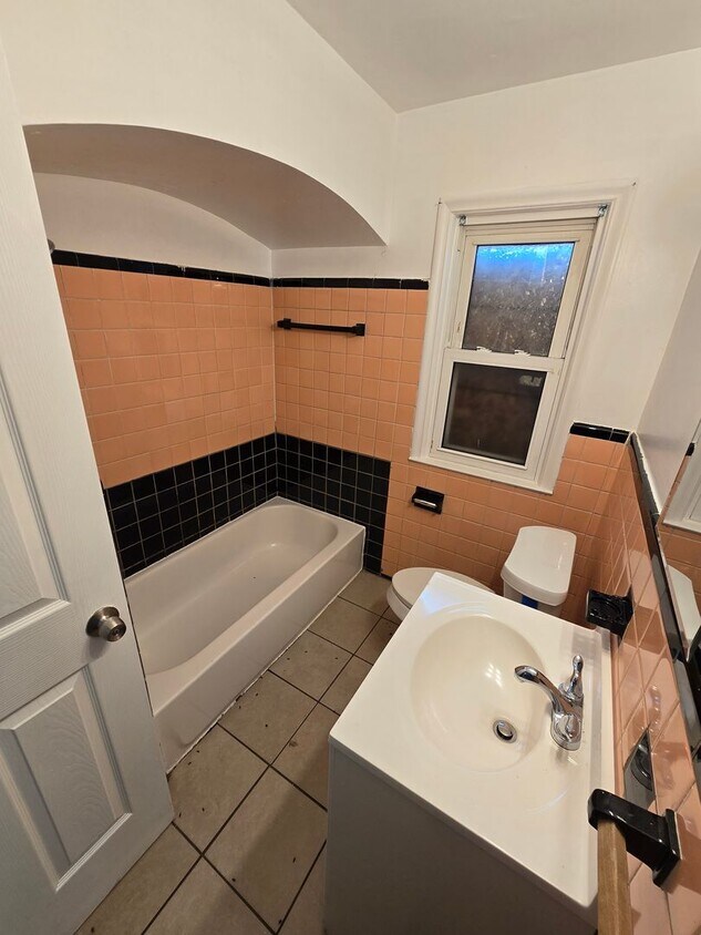 Building Photo - 11620 Rossiter St