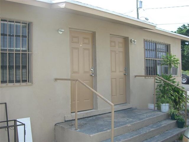 Building Photo - 905 19th St