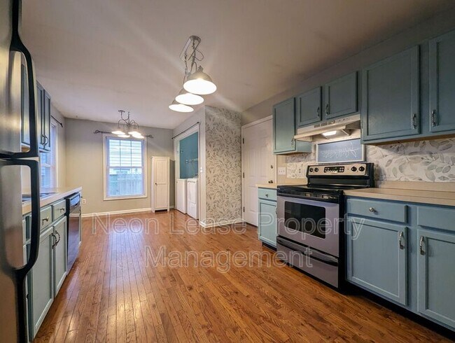 Building Photo - 605 Beechwood Ave