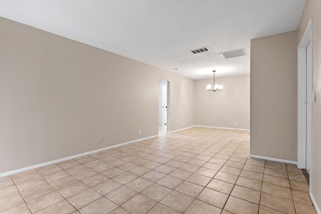 Building Photo - Lovely 1/1 condo in Winter Springs ~ Fresh...