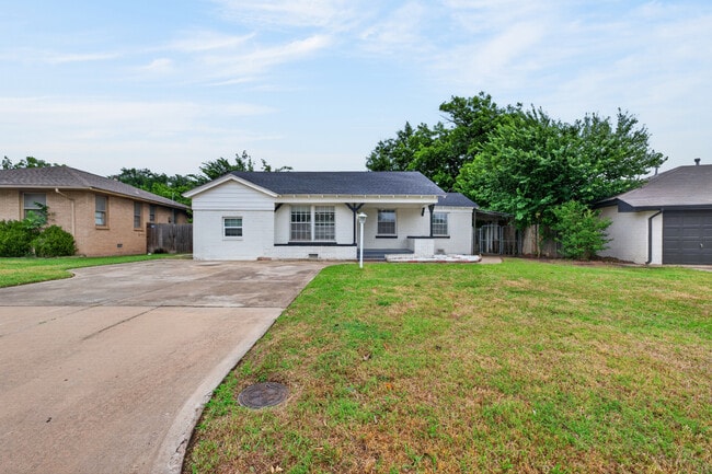 Building Photo - 3208 N Roff Ave