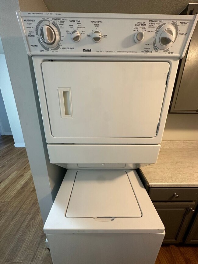 Foto del edificio - NShields636 (KC-LN-KB)