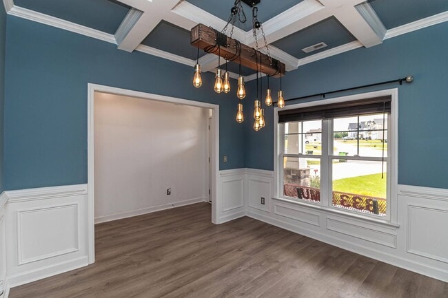 Building Photo - SPACIOUS Newer Construction Home in Pikevi...