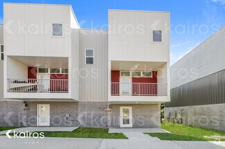 Building Photo - 1640 S Razorback Rd