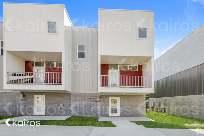 Building Photo - 1640 S Razorback Rd