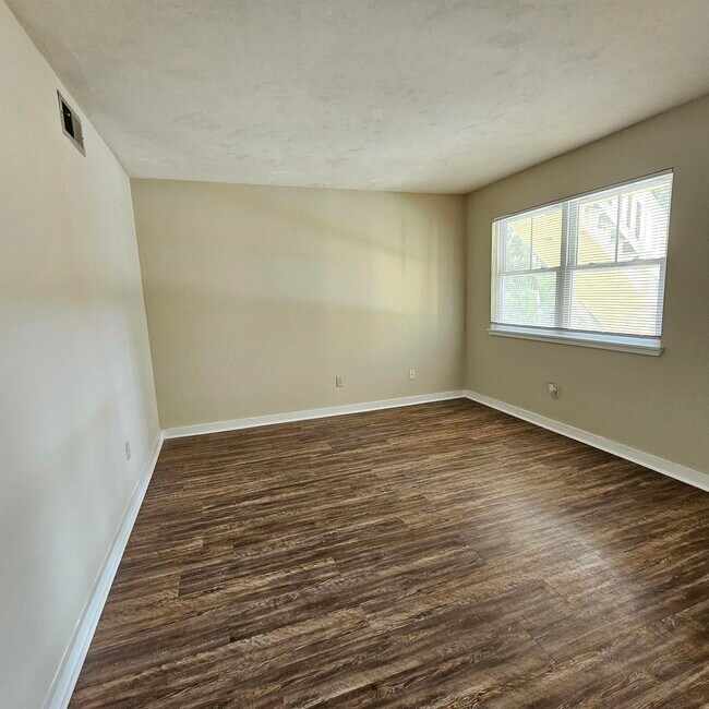 Foto del edificio - 537 Hart St