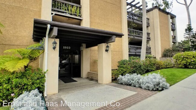 Building Photo - 2 br, 2 bath House - 1923 Molino Ave. #205