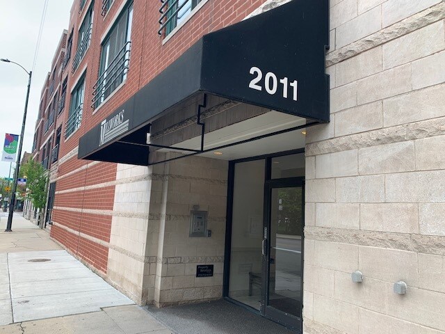 Building Photo - 2011 W Belmont Ave