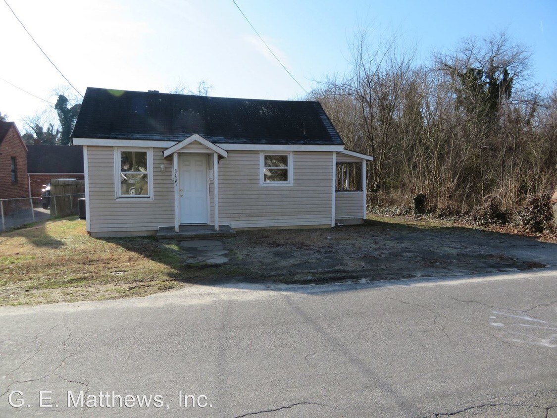 Primary Photo - 3401 Main St