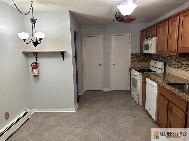 Building Photo - 1037 Cricket Ln