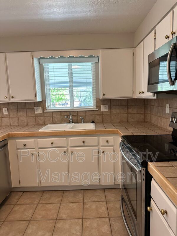 Building Photo - 10360 W La Hontan Dr