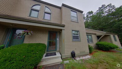 Building Photo - 1465 Hooksett Rd