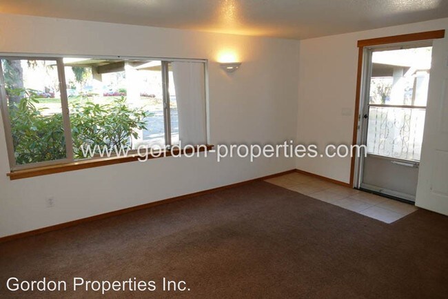 Foto del edificio - 12506-12508 SE Shell Ln
