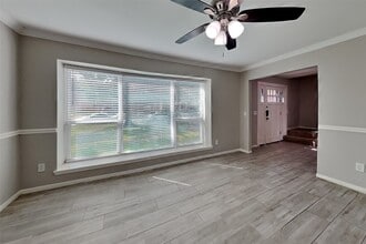 Building Photo - 9219 Palm Shores Dr
