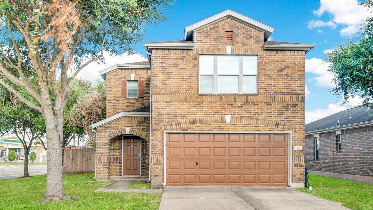 Primary Photo - 7130 Cypress Pr Dr