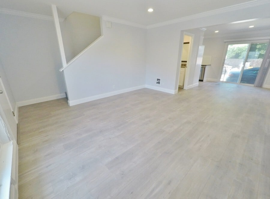 Primary Photo - Remodeled 2-Bd Townhome w/ Patio, Washer/D...