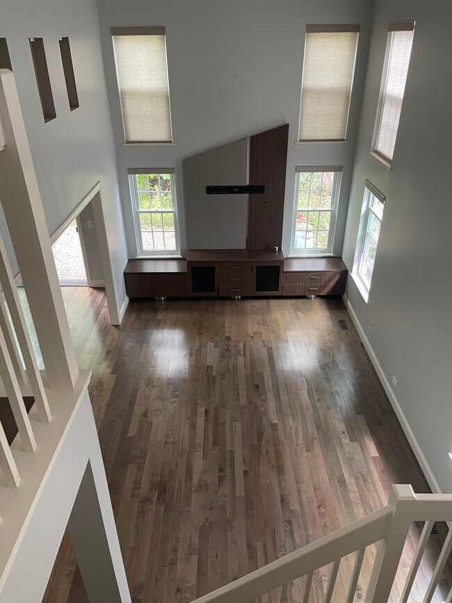 Foto del edificio - 1436 Derby Ln
