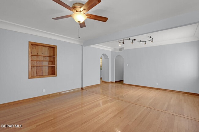 Foto del edificio - 406 W Overland Ave