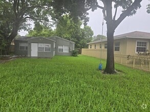 Building Photo - 5709 Taylor St