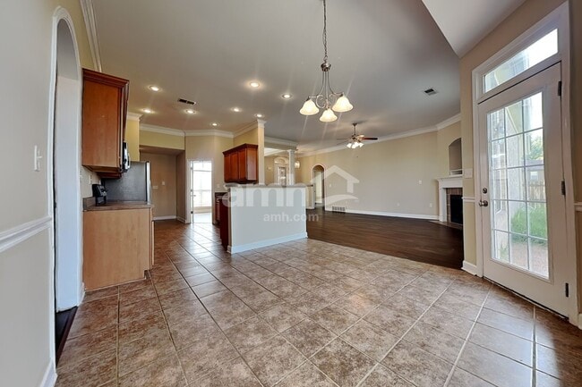 Foto del edificio - 375 Vaiden Ridge Dr N