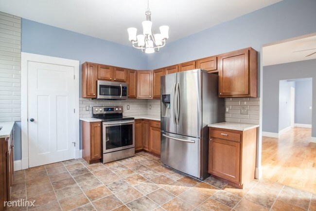 Building Photo - 2 br, 2 bath Apartment - 715 Delta