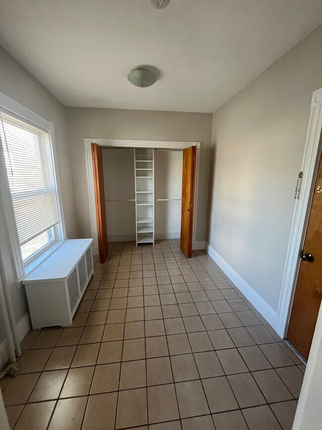 Building Photo - 16 Pleasant St