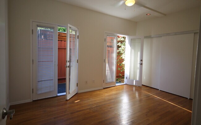 Foto del edificio - Prime Mid-City--Adorable Private Back Hous...