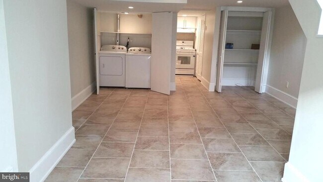 Foto del edificio - 1122 Rodman St