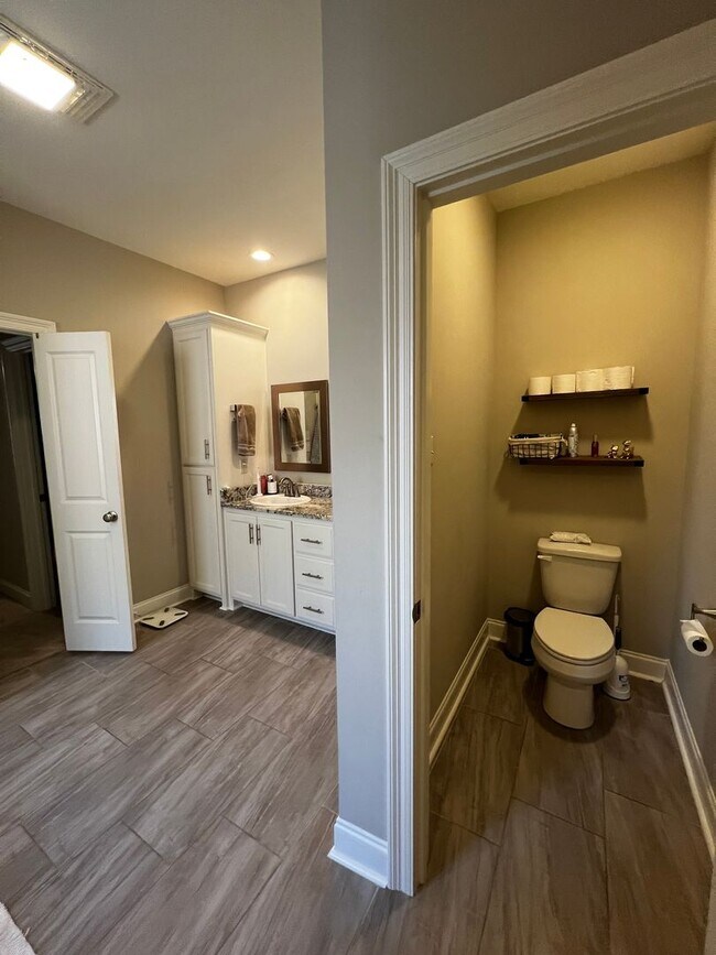 Foto del edificio - 3 Bedroom, 2 Bathroom, Brick Home , Garage , fenced yard