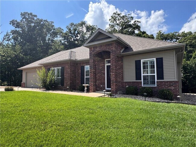 Building Photo - 13 Parkridge Dr