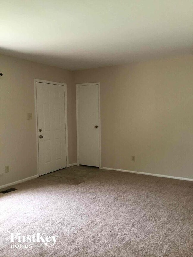 Building Photo - 6020 Wedgewood Way