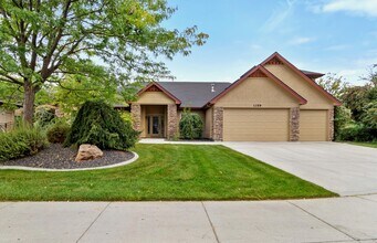 Building Photo - 1359 W Oakhampton Dr