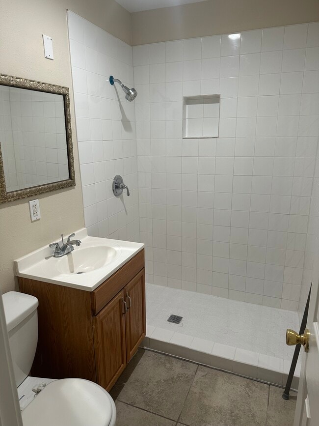Hall shower - 7427 Benson Dr
