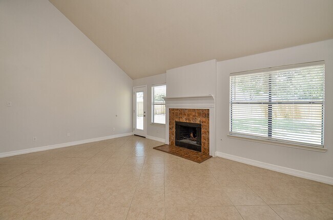 Foto del edificio - 21026 Bent Lake Dr