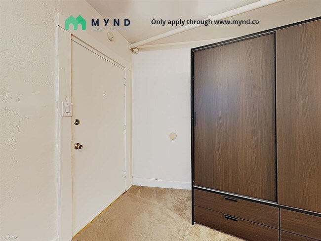 Building Photo - Studio, 1 bath  - 240 Grand Ave Apt 2 Apt 2