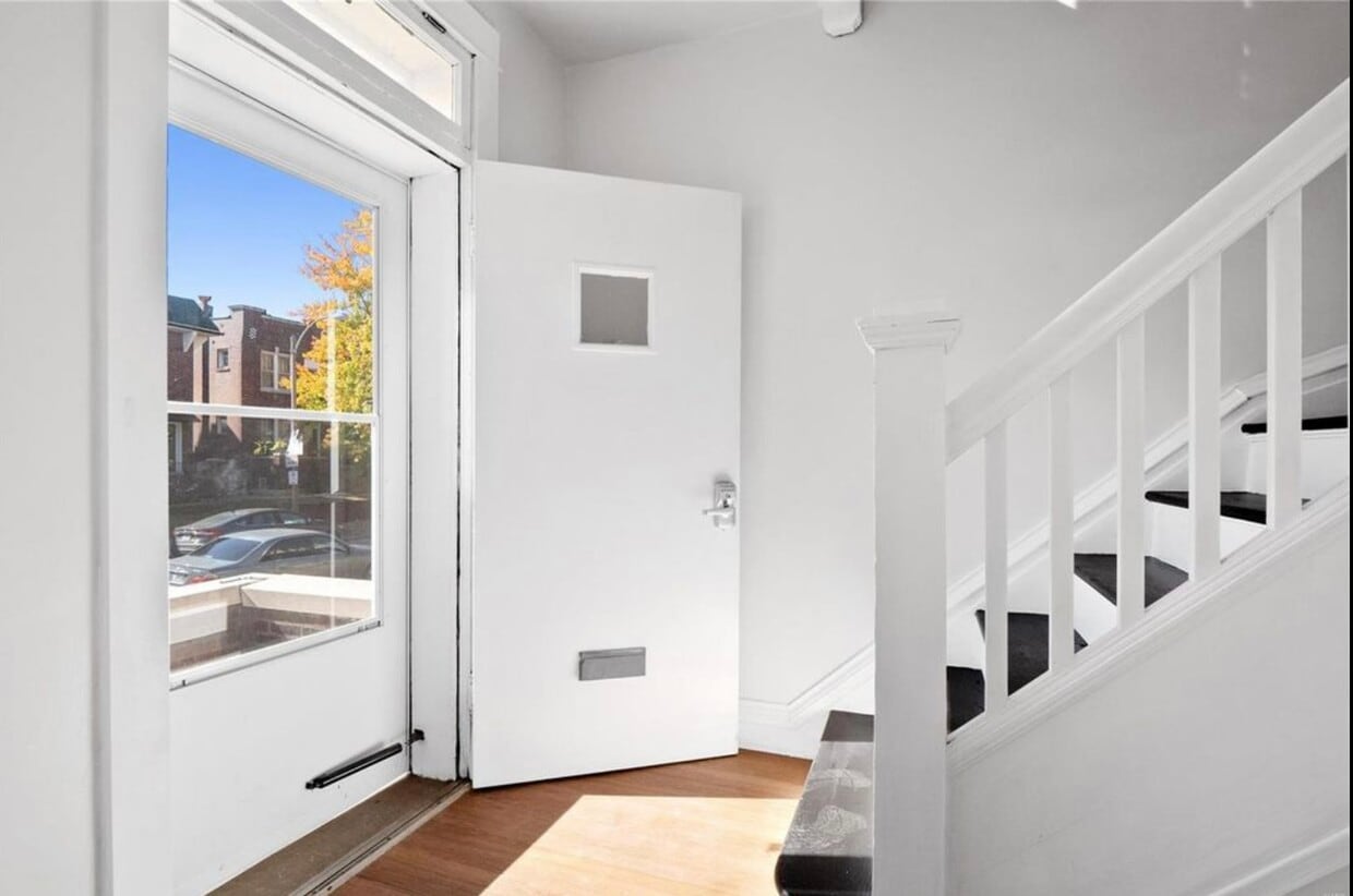 shared entry way (keypad entry) - 4921 Finkman St