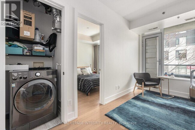 Building Photo - 360 Patricia Ave